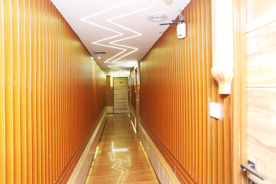 Capital O 3844 Hotel Kd Palace, Kanpur City, Kanpur