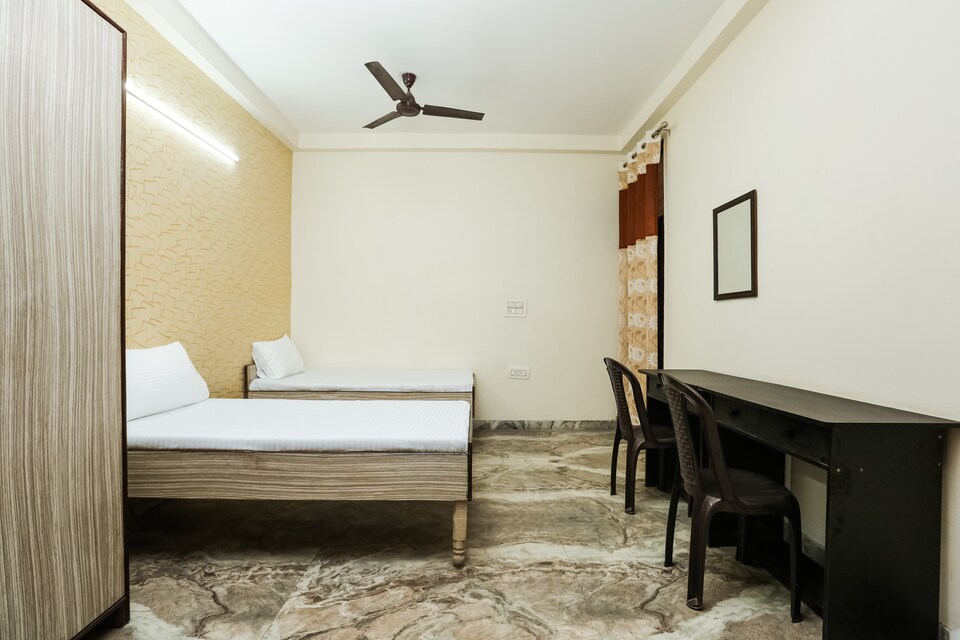 OYO LIFE NOD628 Nr Amity University, Noida City, Noida