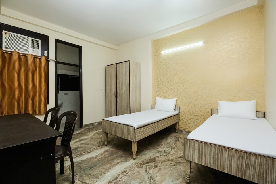 OYO LIFE NOD628 Nr Amity University, Noida City, Noida