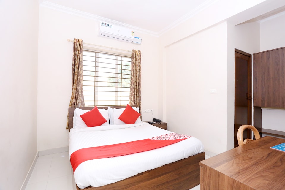 Flagship 41232 Saravana Inn, Thampanoor Trivandrum, Trivandrum