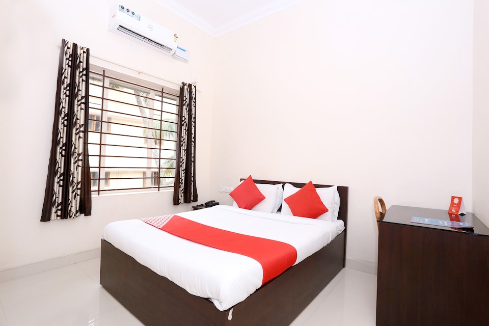 Flagship 41232 Saravana Inn, Thampanoor Trivandrum, Trivandrum