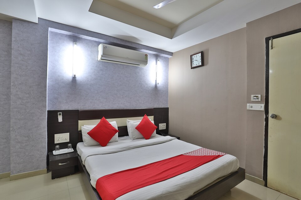 Live on AHM103, SG Highway Ahmedabad, अहमदाबाद