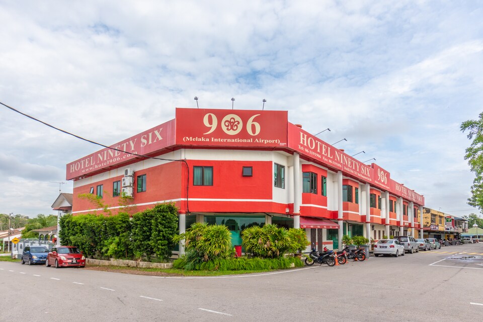 OYO 1158 906 Airport, Batu Berendam, Melaka City