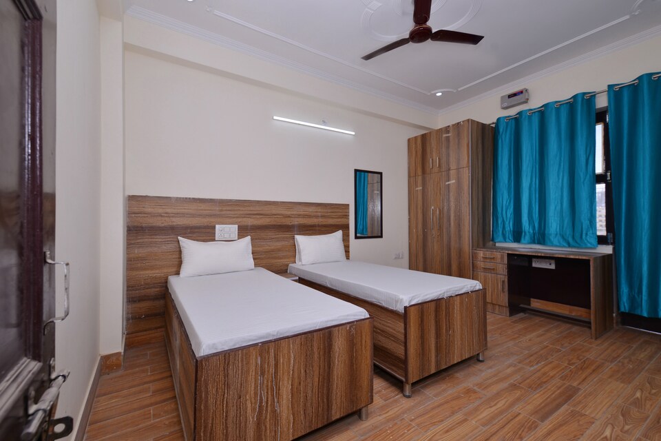 OYO LIFE GRG1483 Sector 57, DLF 4 Gurgaon, Gurgaon