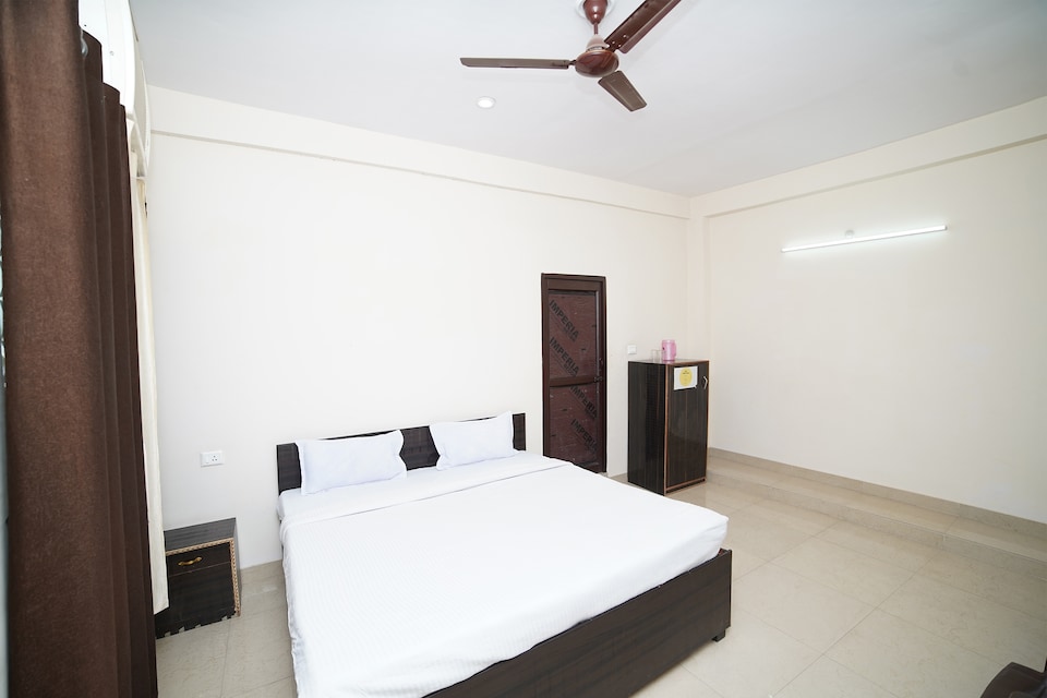 SPOT ON 41319 Hotel Hari Kripa, Tanakpur City, Tanakpur