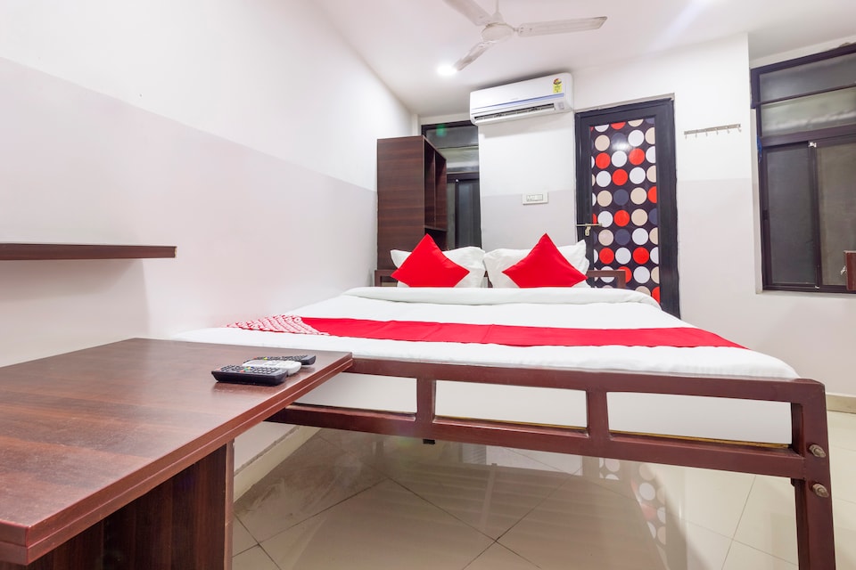 OYO 41321 Sai Dwaraka Lodge, Begumpet, Hyderabad