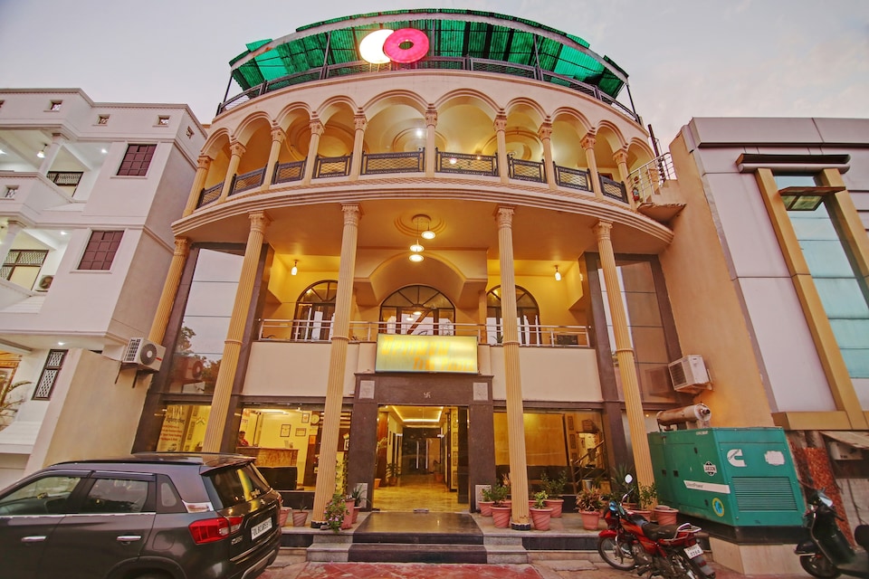 Capital O 41333 Taj East Gate, Shilpgram, Agra