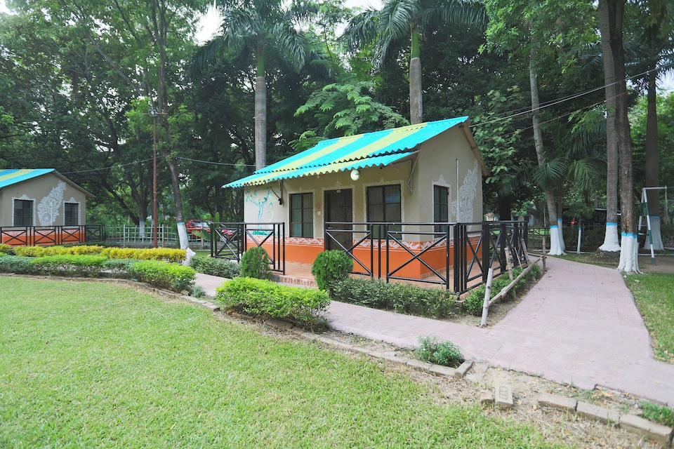 Flagship 41336 The Scout Garden Resort, VIP Road Kolkata, Kolkata