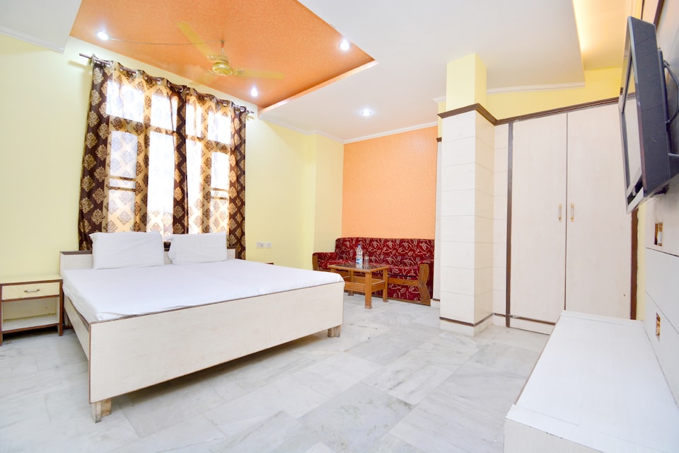 SPOT ON 41347 Hotel Royal Occassions, Jalandhar, जालंधर