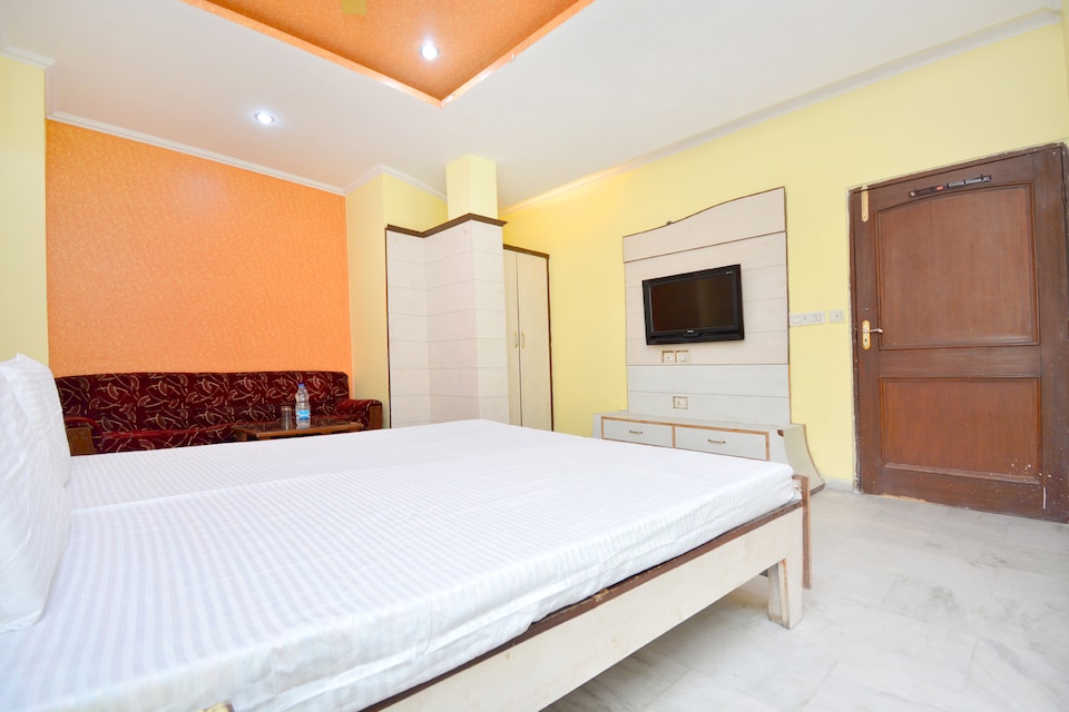 SPOT ON 41347 Hotel Royal Occassions, Jalandhar, जालंधर