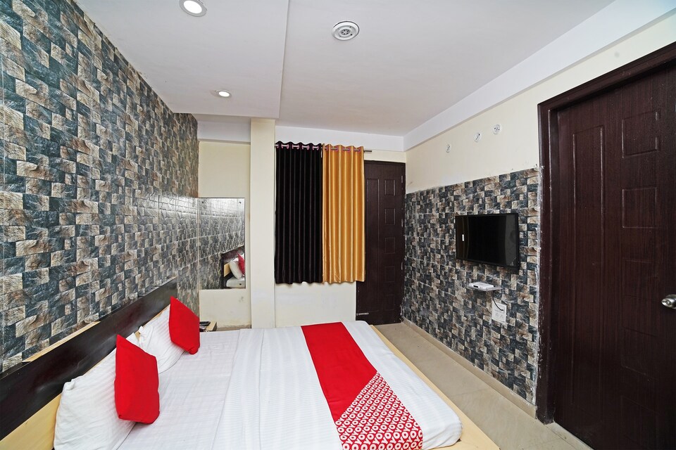 OYO Hotel Sameer Residency, Bhimtal Nainital, Nainital