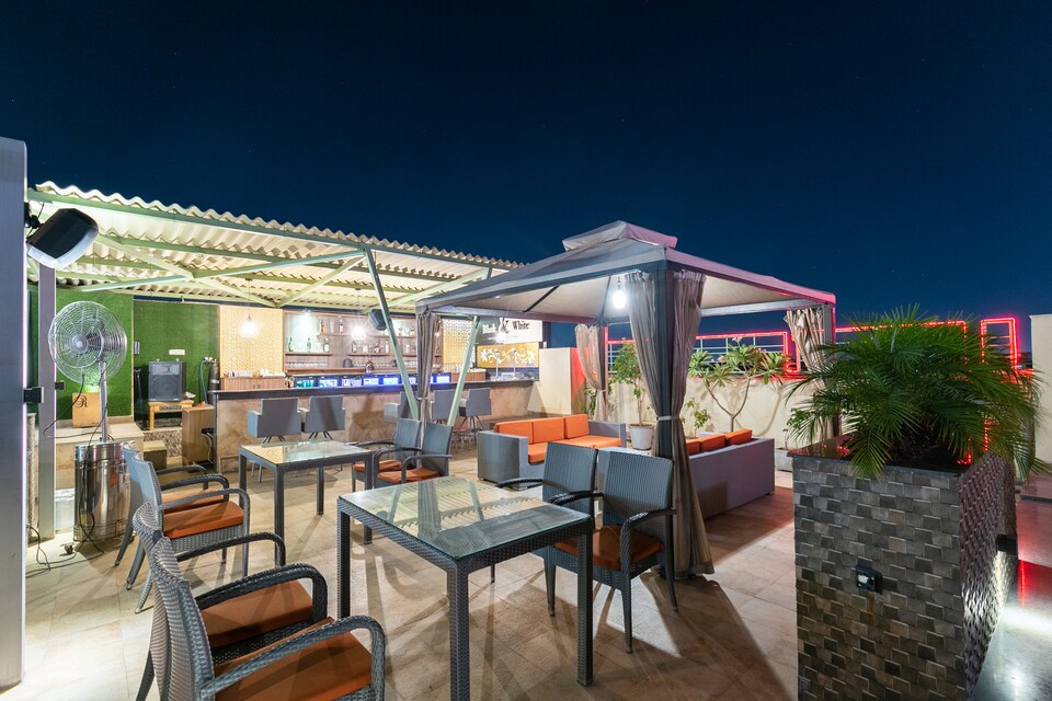 Palette - Hotel KC Cross Road, Panchkula, Panchkula