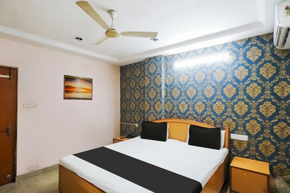 Hotel O Capital, Station Road - Raipur, Raipur