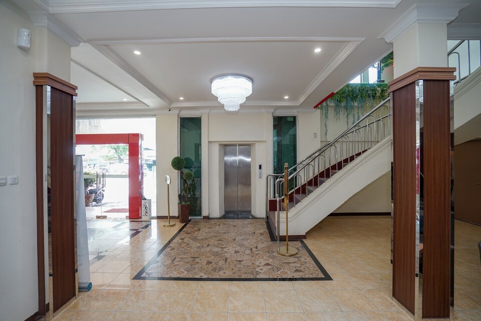 OYO 987 Hotel Bina Darma, Plaju, Palembang