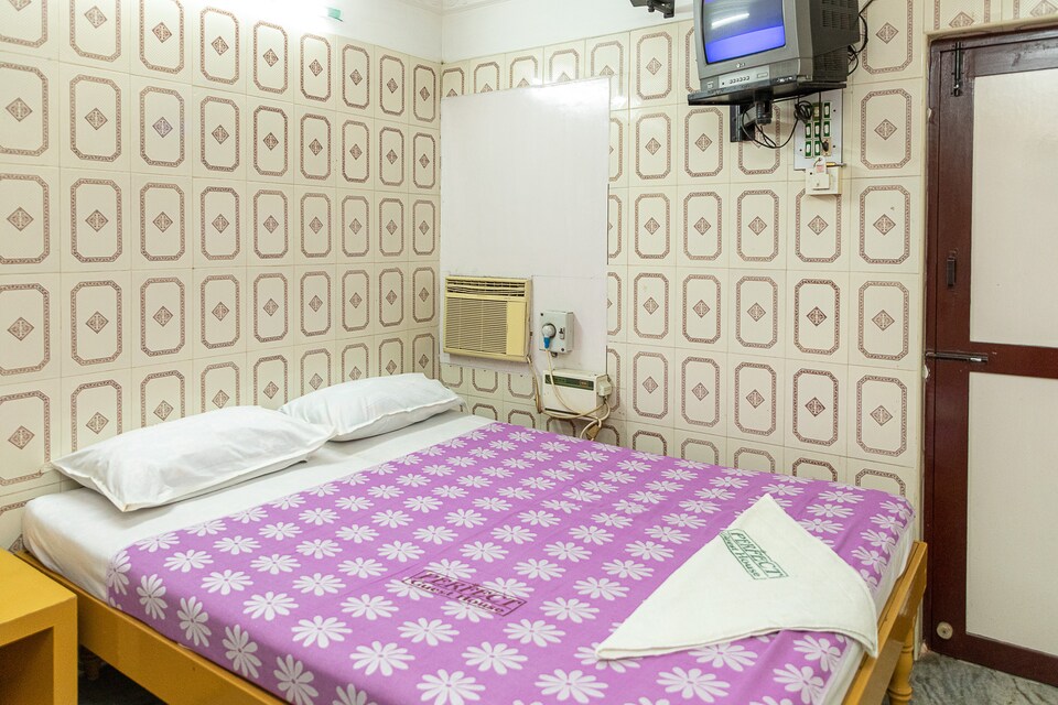 SPOT ON 41410 Perfect Guest House, Triplicane, Chennai