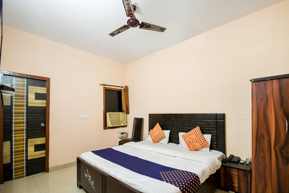 SPOT ON Hotel Unahb, Faridabad, Faridabad