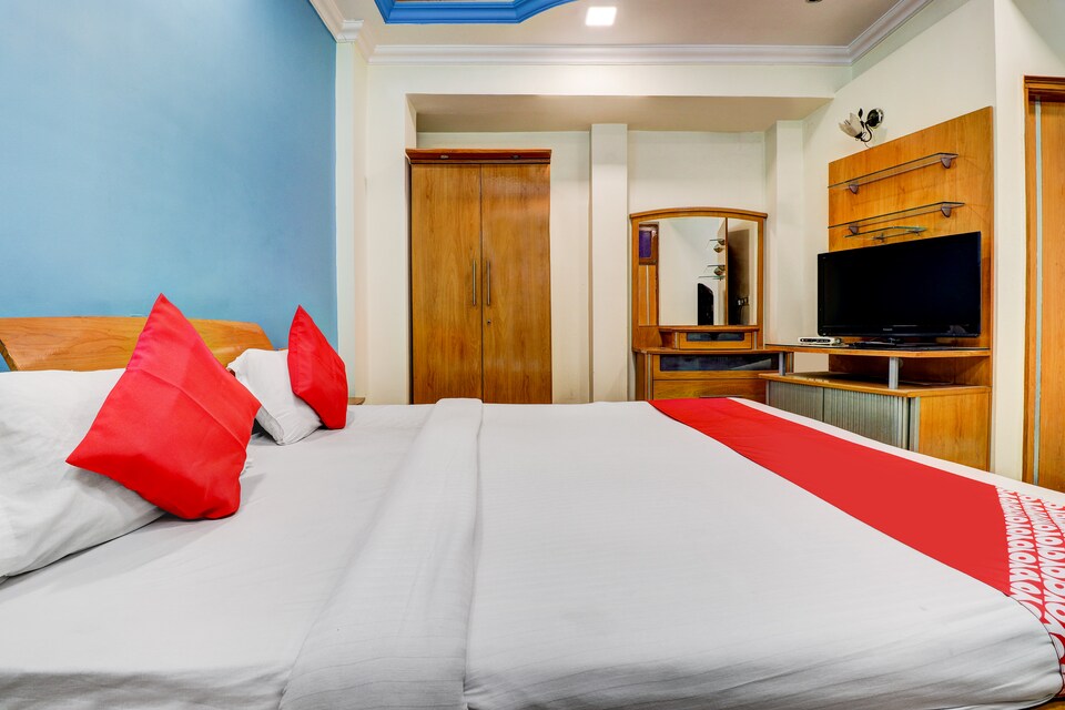 Pop live on new code-KAN518, Mall Road Kanpur, Kanpur