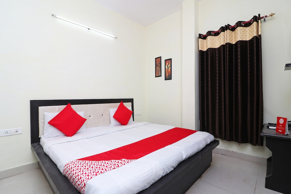 OYO 41425 Ratan Hira Resort, Corporate Complex, Agra