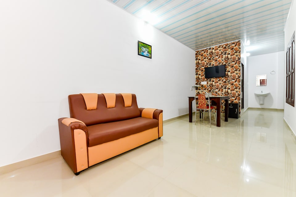 OYO Home 41429 Way Side Silver Cloud Residency, Kalpetta, Wayanad