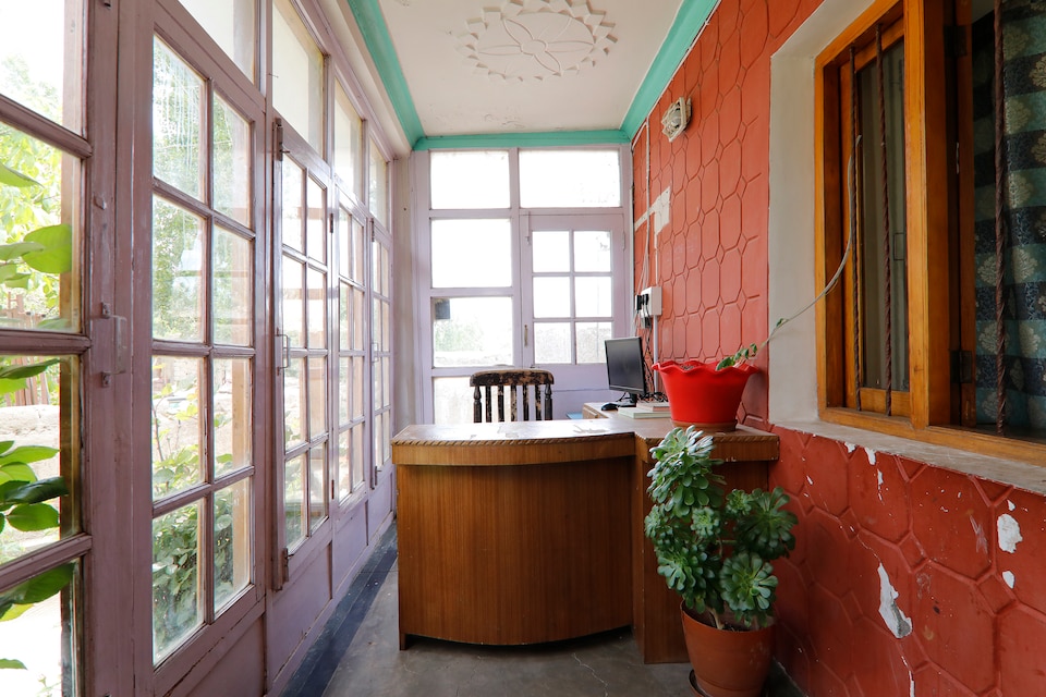 OYO 41438 Parmir Holiday Home, Kurzoo Road, Leh-Ladakh