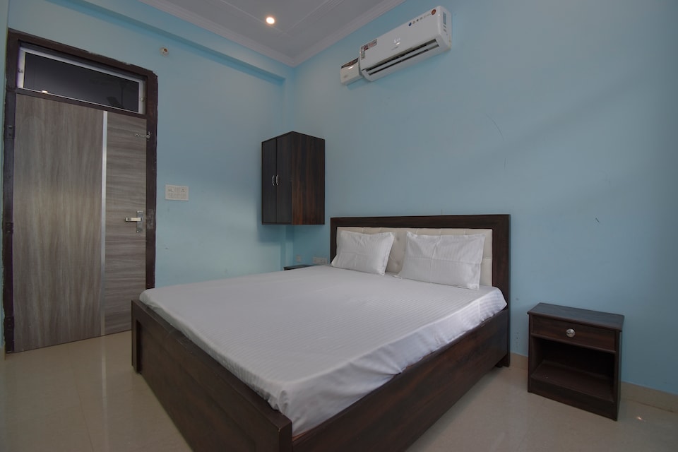 SPOT ON 41468 Krishna Resort, Hawa Mahal, Jaipur