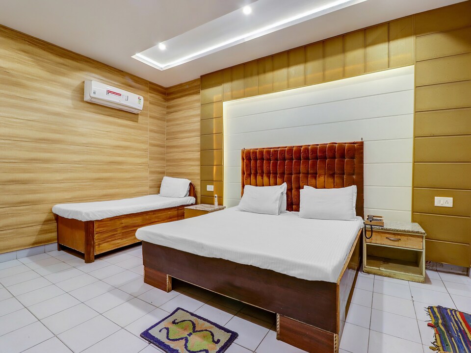 SPOT ON 41547 Hotel Roopam, Dudhwa, Palia