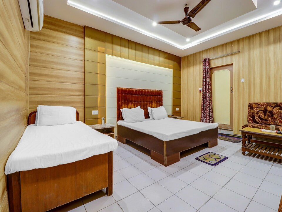 SPOT ON 41547 Hotel Roopam, Dudhwa, Palia