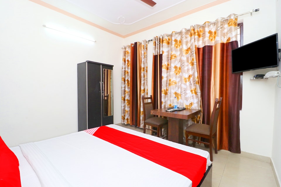 OYO 41568 Hotel Orchid, Ambala Cantt, अंबाला