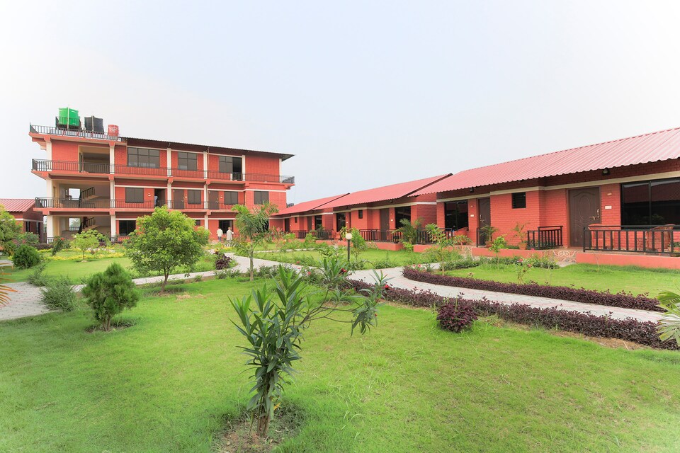 OYO 434 Vision Safari Pvt Ltd, Sauraha, Chitwan