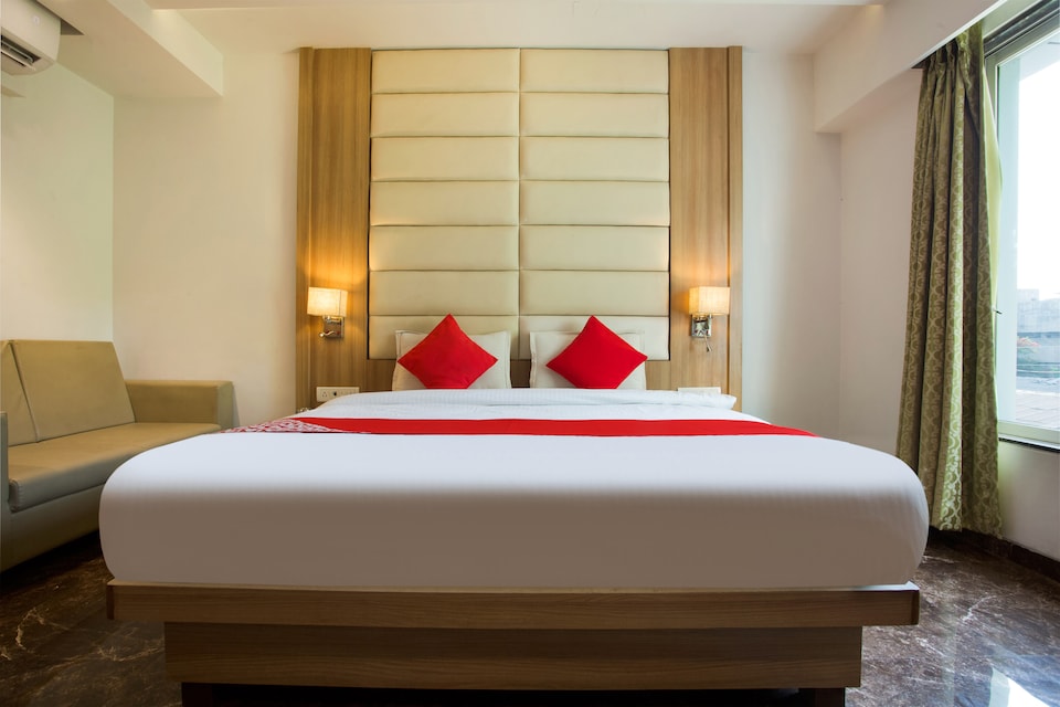 Collection O Hotel Royal Oak, Mumbai-Vashi-Turbhe-Sanpada, Mumbai