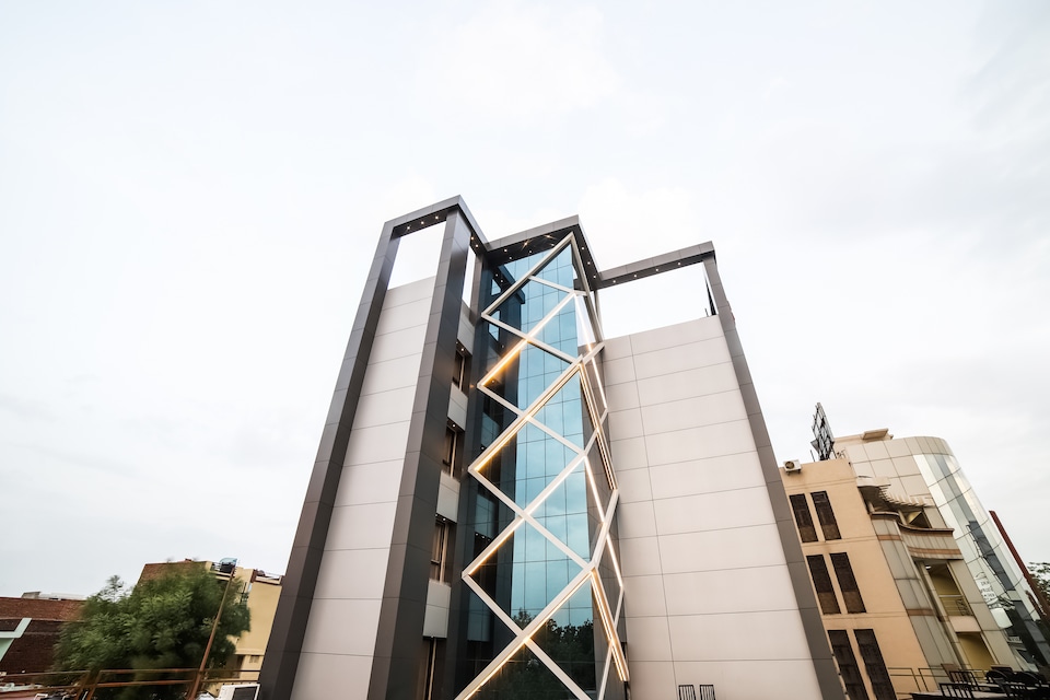 Capital O 41587 Hotel Airport Inn One, Ahmedabad Airport, Ahmedabad