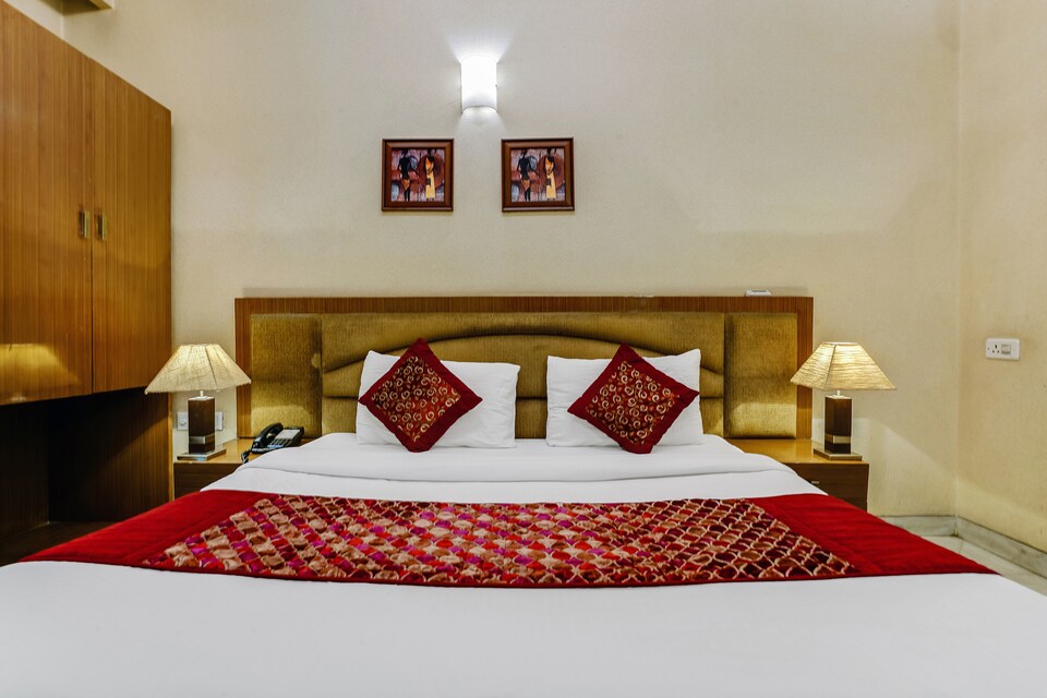 Capital O 41598 Hotel Singh Sahib, Karol Bagh Delhi, Delhi