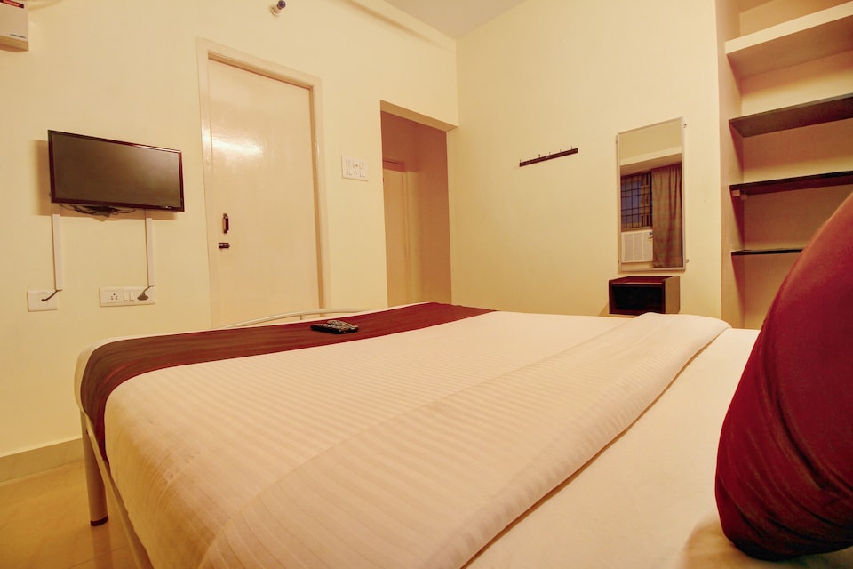 OYO 3860 Apartment JLS Gruha, Velachery, Chennai