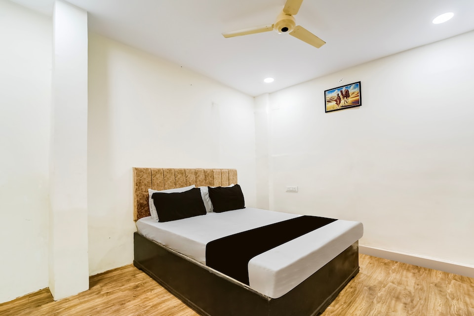 Hotel O Parth Palace , Kolar Road, Bhopal