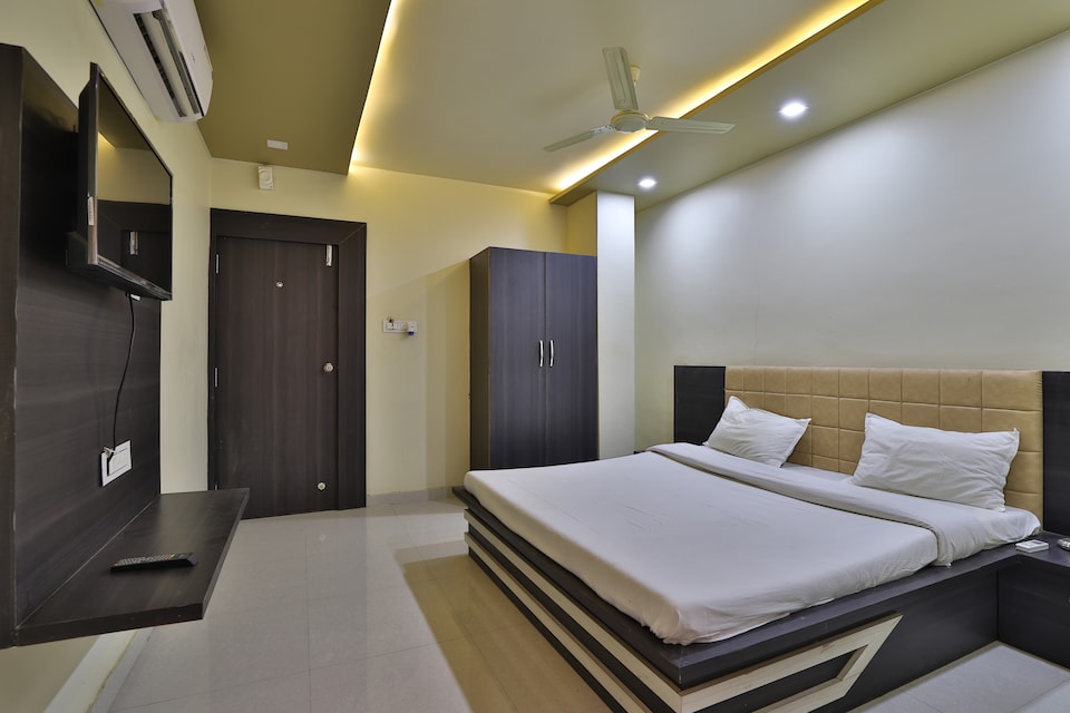 SPOT ON 41631 Hotel Sahyog, Rajula, Amreli