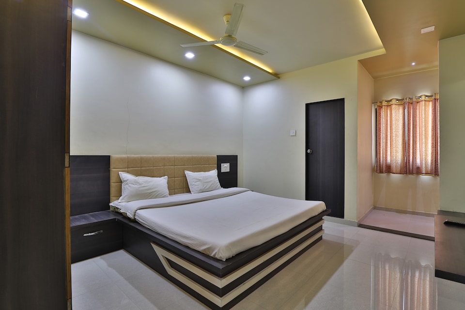 SPOT ON 41631 Hotel Sahyog, Rajula, Amreli