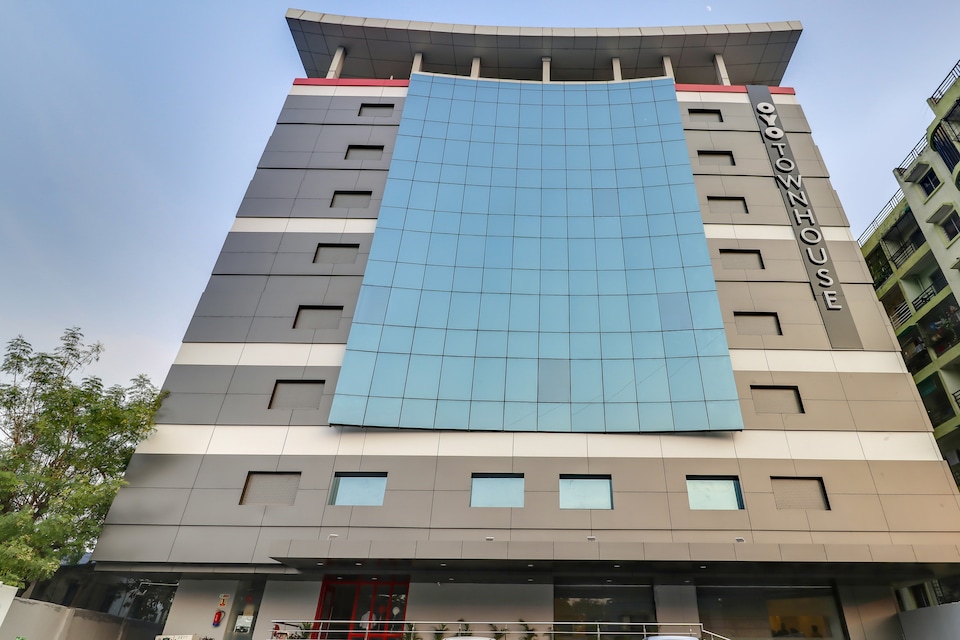 OYO Townhouse 181 Ganeshpeth Colony, Bus Stand Nagpur, Nagpur