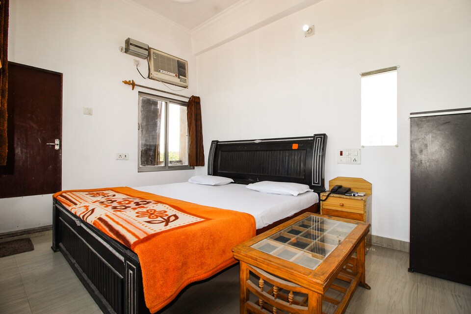 SPOT ON 41678 Hotel Tara Inn, Jaunpur, Jaunpur