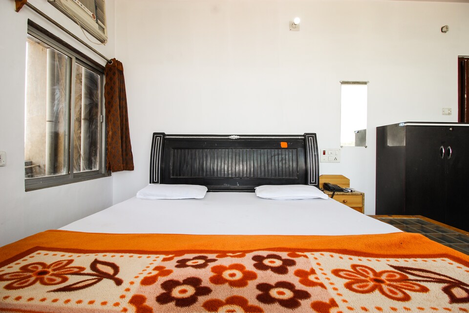 SPOT ON 41678 Hotel Tara Inn, Jaunpur, Jaunpur