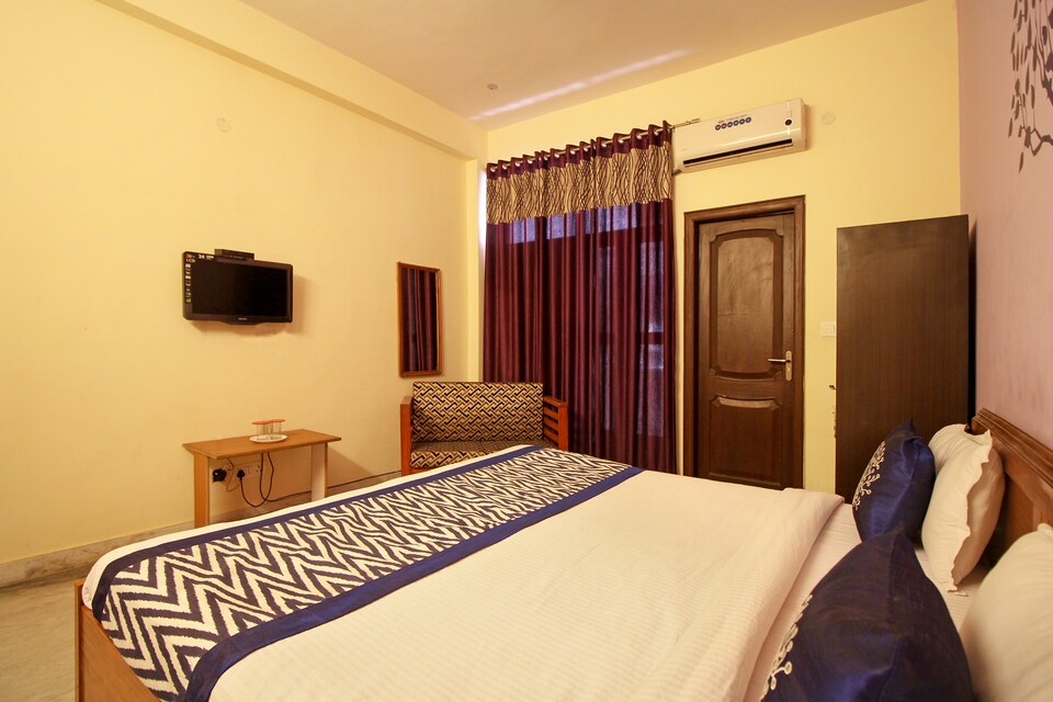 OYO 660 Sector 66, Noida Industrial Area Mamura, Noida