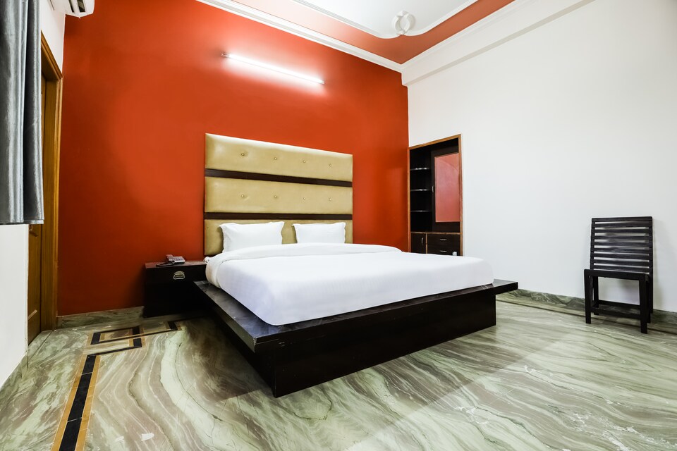SPOT ON 41683 Pj Hotels, Noida Expressway SEZ, Noida