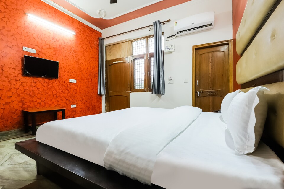 SPOT ON 41683 Pj Hotels, Noida Expressway SEZ, Noida