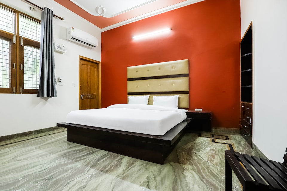 SPOT ON 41683 Pj Hotels, Noida Expressway SEZ, Noida