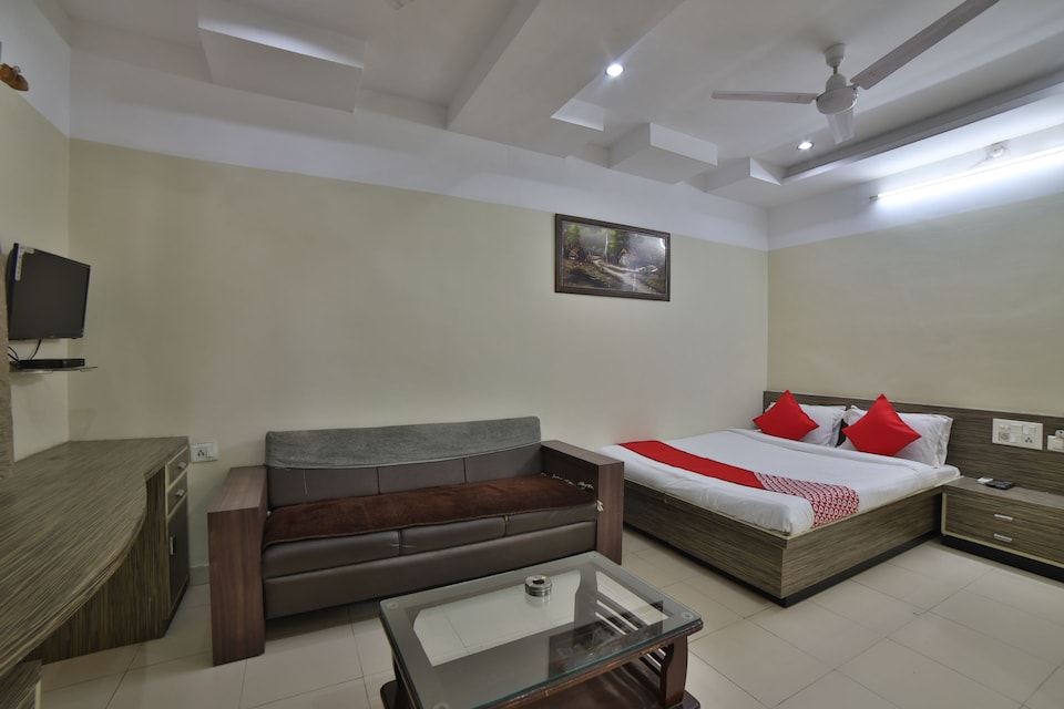 OYO 41684 Hotel Kesar And Kaveri Resturant, Gandhidham, Gandhidham