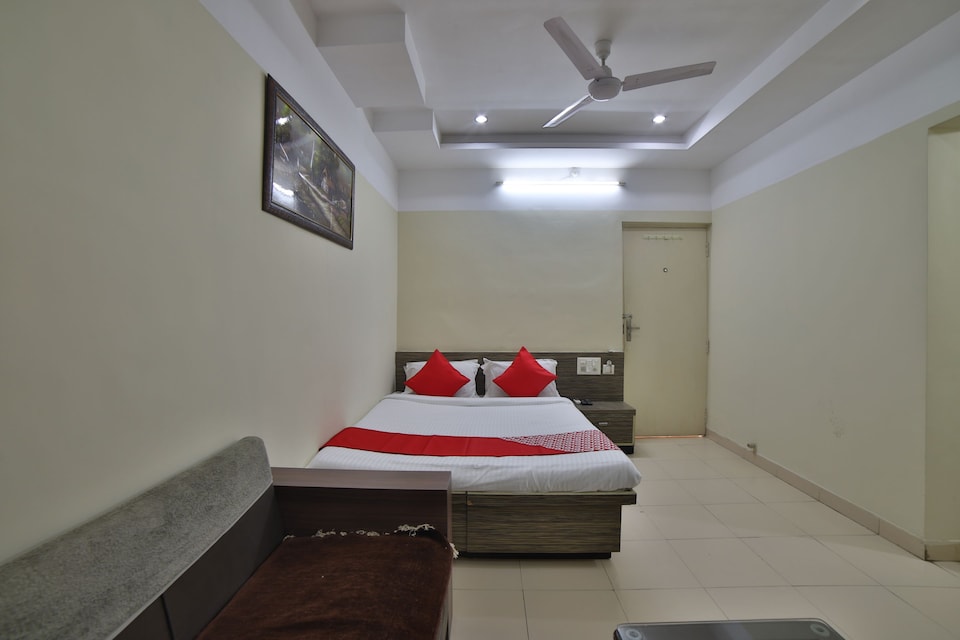 OYO 41684 Hotel Kesar And Kaveri Resturant, Gandhidham, Gandhidham