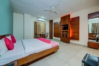 OYO Hallmark Inn Jubilee Hills Near Alcazar Mall