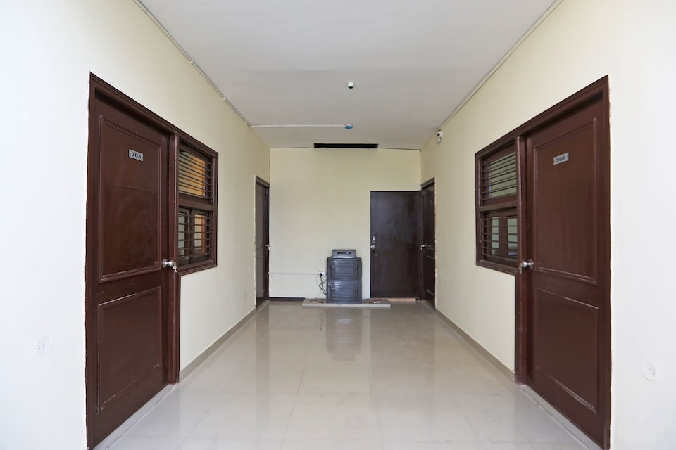 Collection O 41700 Surajpur, Greater Noida, Noida