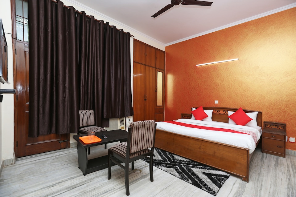 OYO 41707 Vinayak Residency, Noida City, Noida