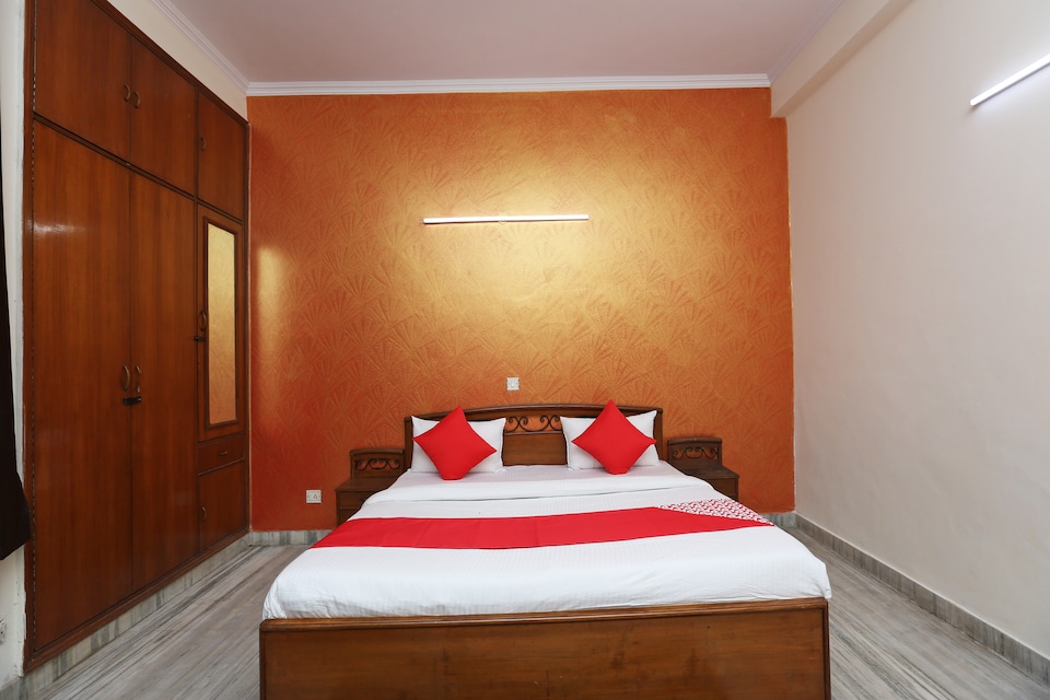 OYO 41707 Vinayak Residency, Noida City, Noida