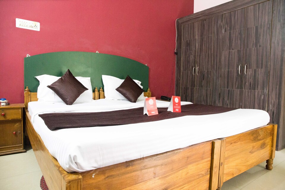 OYO 3868 near Kalinga Hospital, Jaidev Vihar, Bhubaneswar